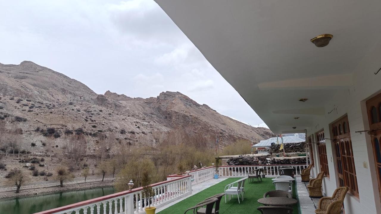 Hotel Lake View Nako Kültér fotó