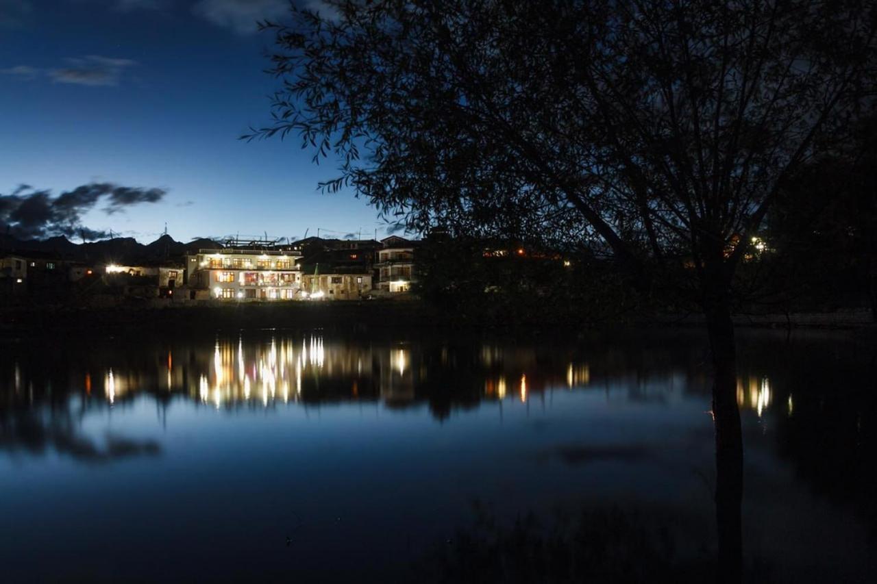 Hotel Lake View Nako Kültér fotó